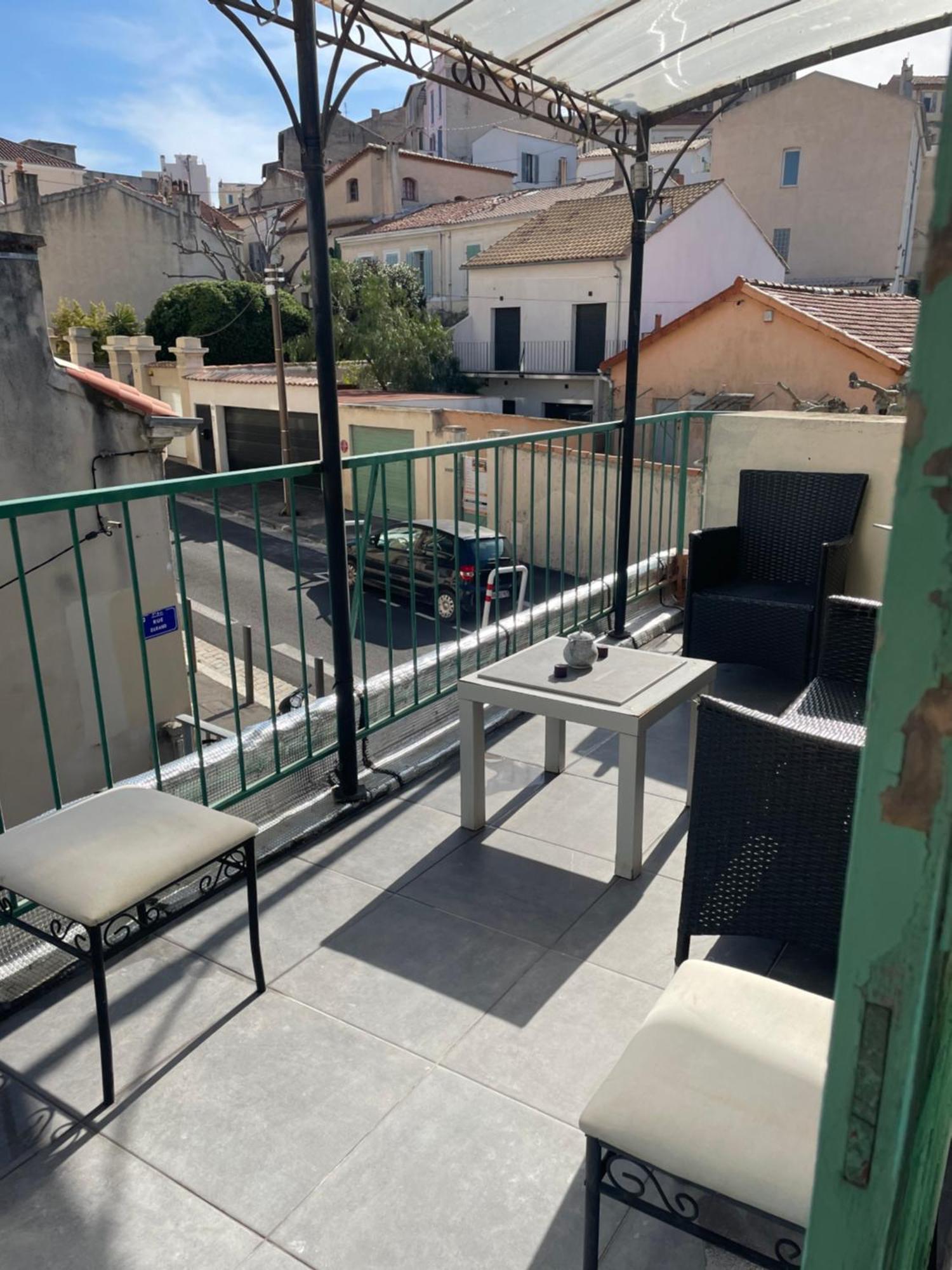 Stud Terras Ville Corniche 2 Pers Stat Gratuit Rue Modif Suivt Possib Et Accord Exclusif مارسيليا المظهر الخارجي الصورة